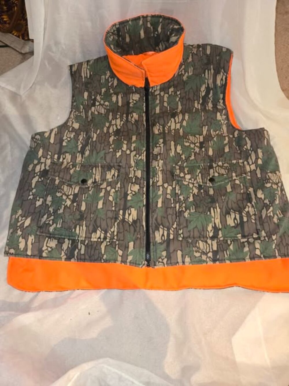 VTG Winchester Hunting Vest Mens XL Camo/ Orange Reversible Trebark Zip up